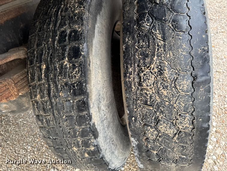 image for item EM2270 1993 International 8100 grain truck