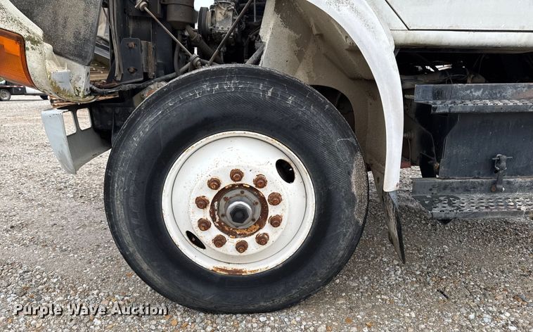 image for item EM2270 1993 International 8100 grain truck