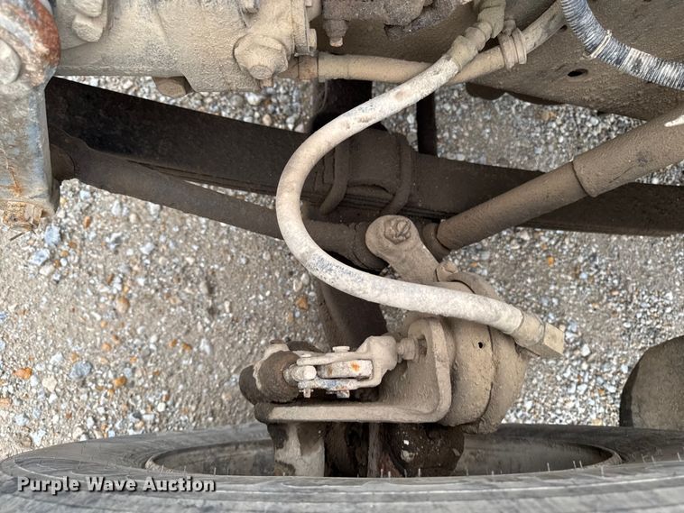 image for item EM2270 1993 International 8100 grain truck