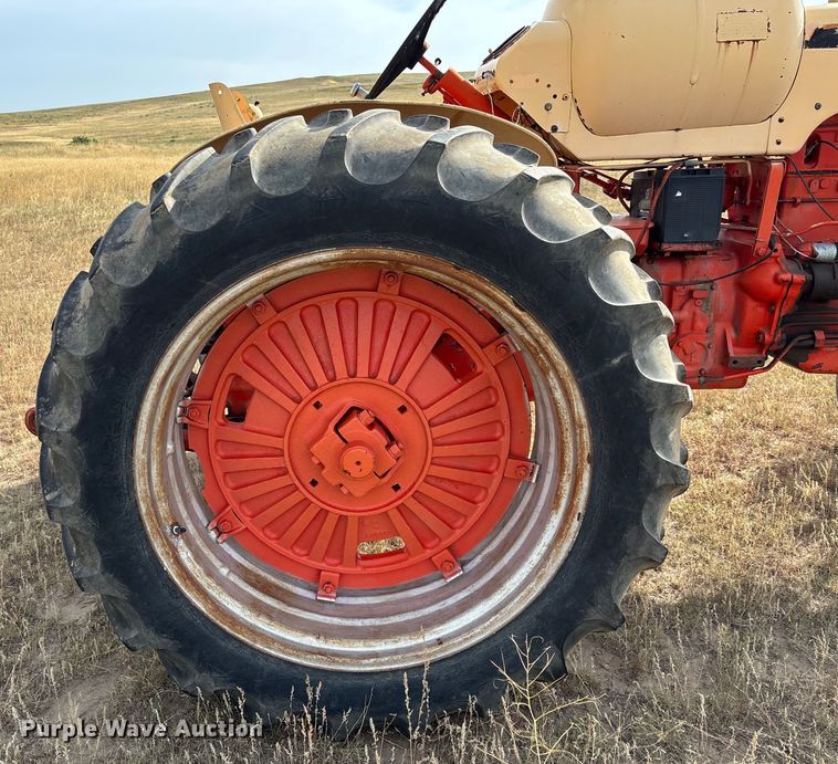 image for item EM5074 Case 830 tractor