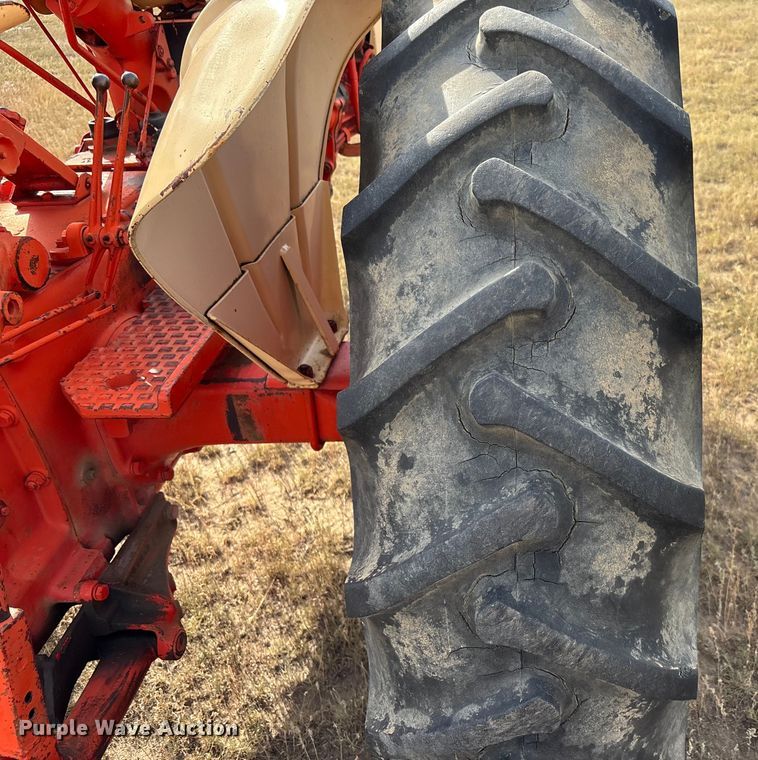 image for item EM5074 Case 830 tractor