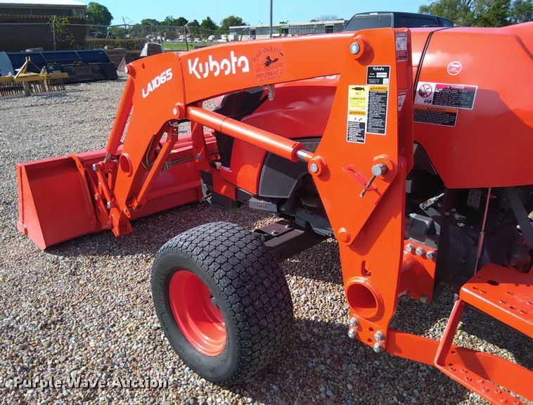 image for item EM8031 2019 Kubota MX4800 tractor