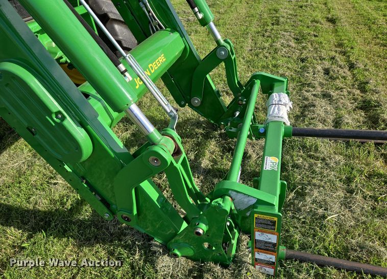 image for item EN8313 2022 John Deere 6120M MFWD tractor