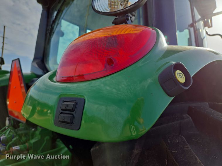 image for item EN8313 2022 John Deere 6120M MFWD tractor