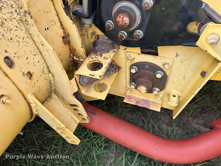 image for item ER2118 1999 New Holland HW340 swather / windrower