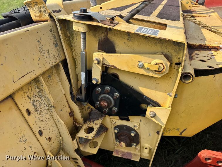 image for item ER2118 1999 New Holland HW340 swather / windrower