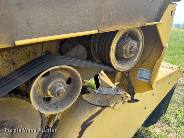 image for item ER2118 1999 New Holland HW340 swather / windrower