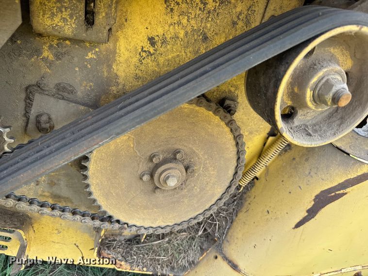 image for item ER2118 1999 New Holland HW340 swather / windrower