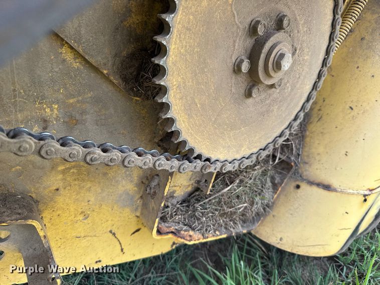 image for item ER2118 1999 New Holland HW340 swather / windrower