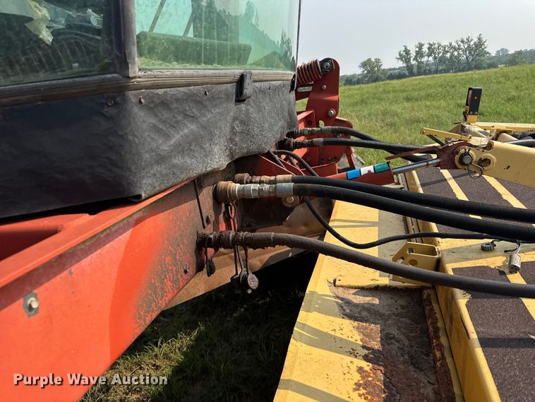 image for item ER2118 1999 New Holland HW340 swather / windrower