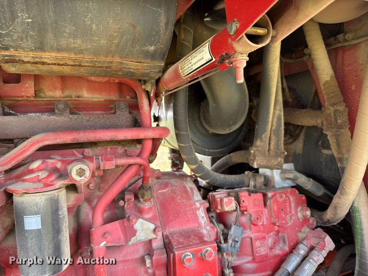 image for item ER2118 1999 New Holland HW340 swather / windrower