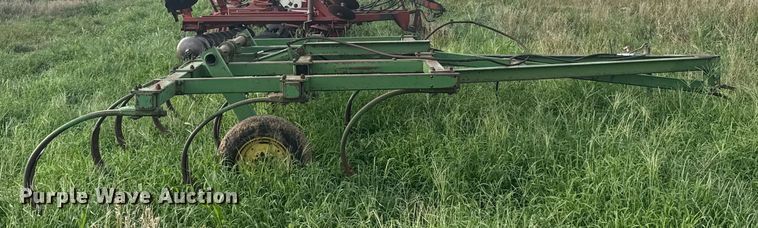 image for item ER2215 John Deere 1600 chisel