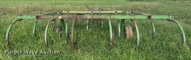 image for item ER2215 John Deere 1600 chisel