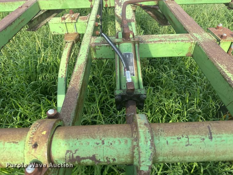 image for item ER2215 John Deere 1600 chisel