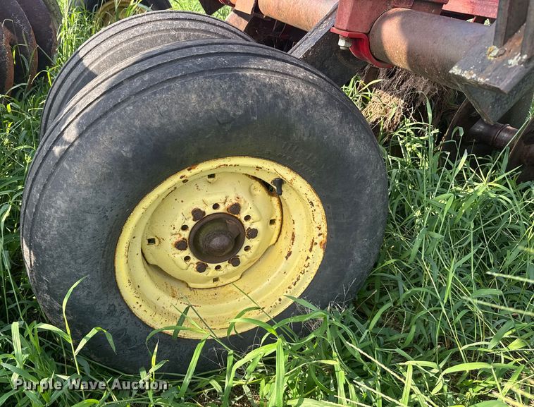 image for item ER2216 International 490 tandem disk