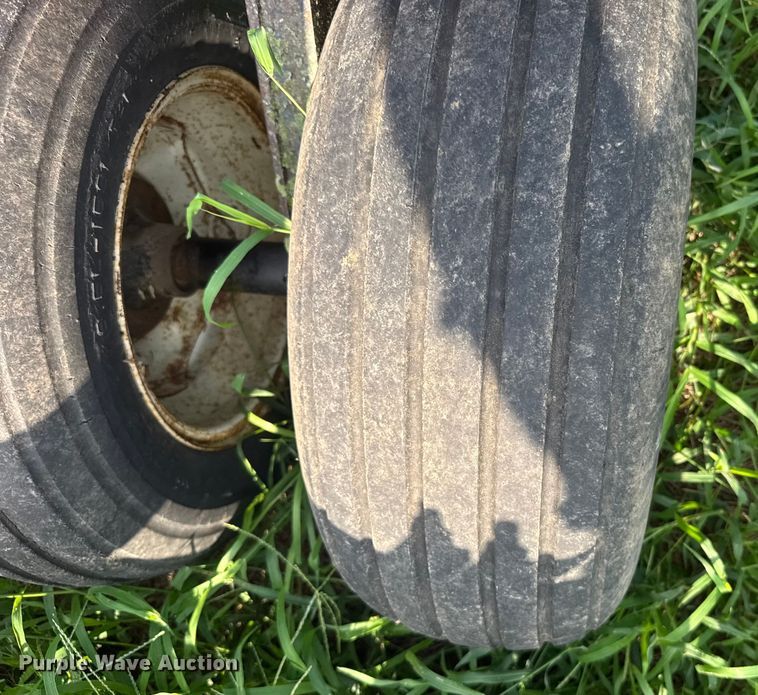 image for item ER2216 International 490 tandem disk