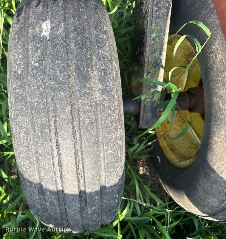 image for item ER2216 International 490 tandem disk