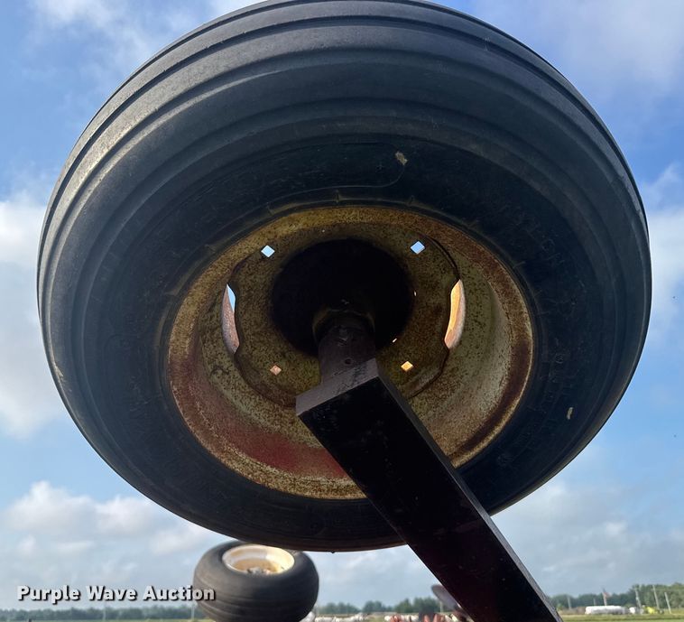 image for item ER2216 International 490 tandem disk