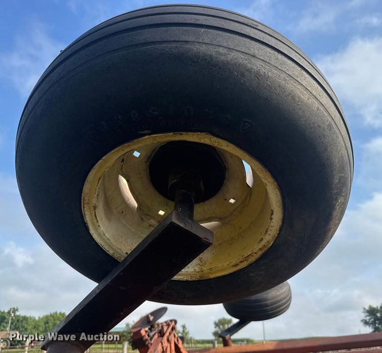 image for item ER2216 International 490 tandem disk