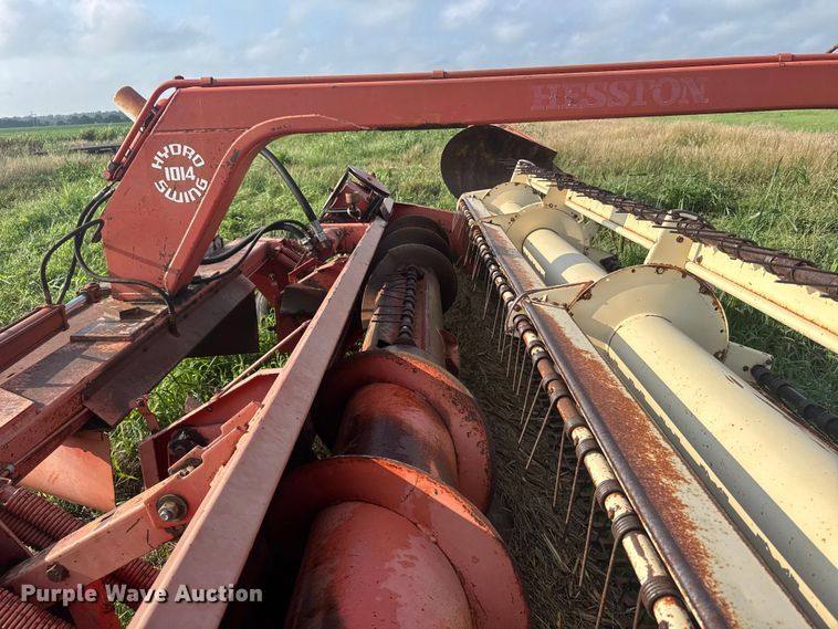image for item ER2217 Hesston 1014 swather / windrower