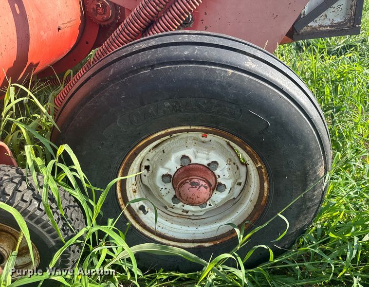 image for item ER2217 Hesston 1014 swather / windrower