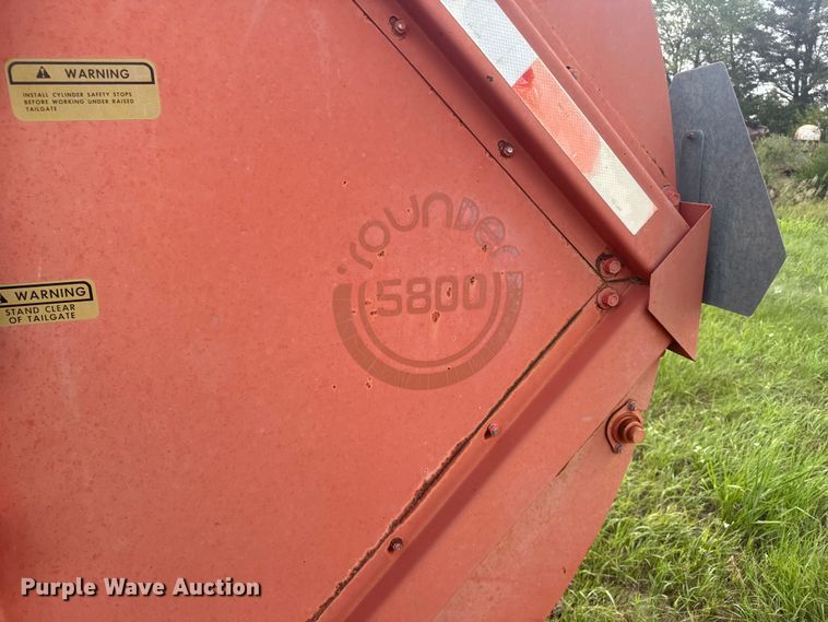 image for item ER2222 (2) Hesston 5800 round balers