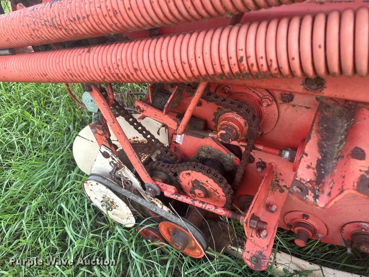 image for item ER2222 (2) Hesston 5800 round balers