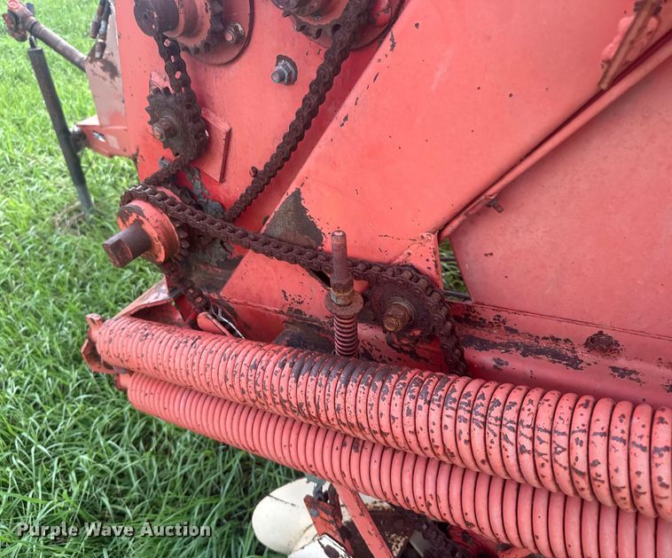 image for item ER2222 (2) Hesston 5800 round balers