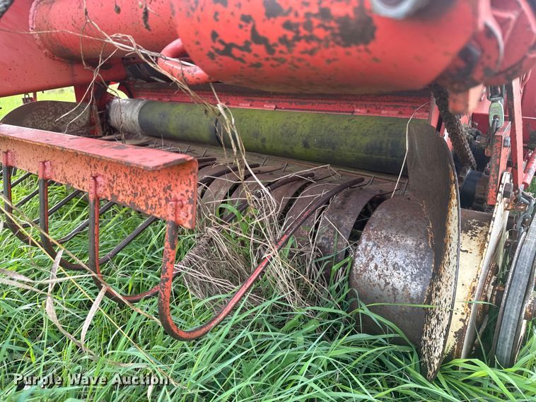 image for item ER2222 (2) Hesston 5800 round balers