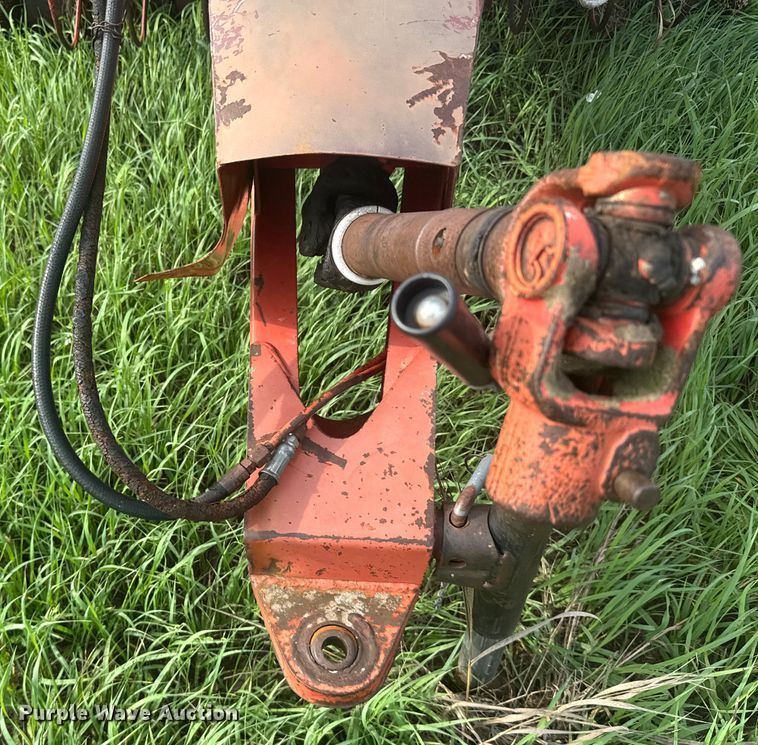 image for item ER2222 (2) Hesston 5800 round balers