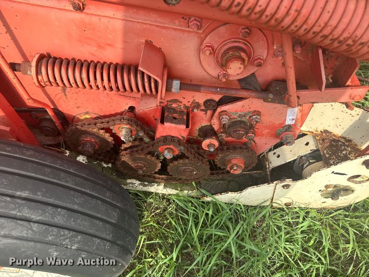 image for item ER2222 (2) Hesston 5800 round balers