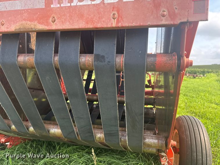 image for item ER2222 (2) Hesston 5800 round balers