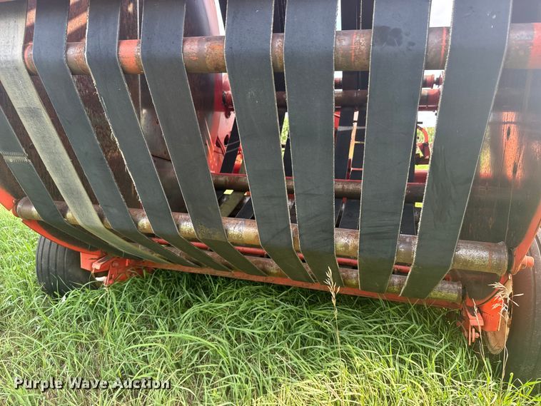 image for item ER2222 (2) Hesston 5800 round balers