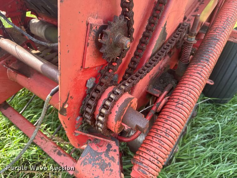 image for item ER2222 (2) Hesston 5800 round balers