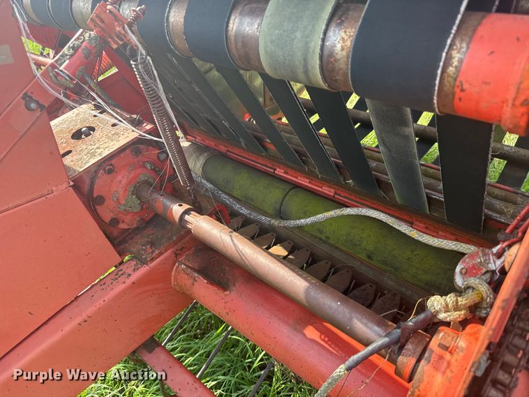 image for item ER2222 (2) Hesston 5800 round balers