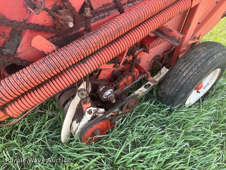 image for item ER2222 (2) Hesston 5800 round balers