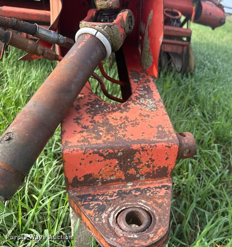 image for item ER2222 (2) Hesston 5800 round balers