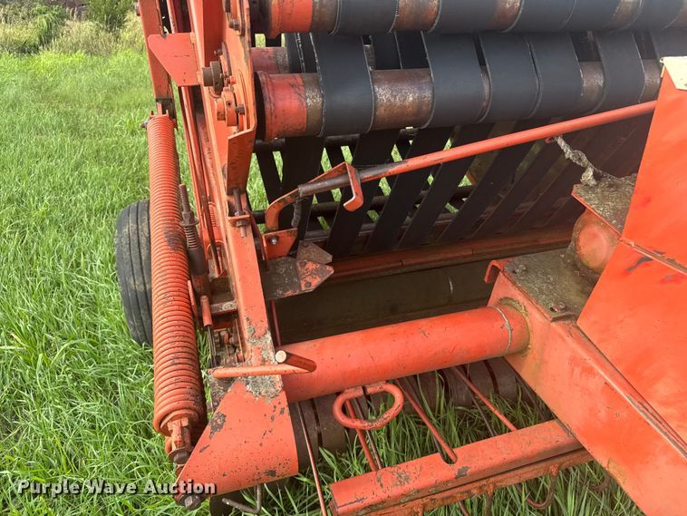 image for item ER2222 (2) Hesston 5800 round balers