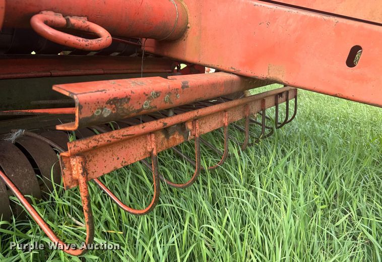 image for item ER2222 (2) Hesston 5800 round balers