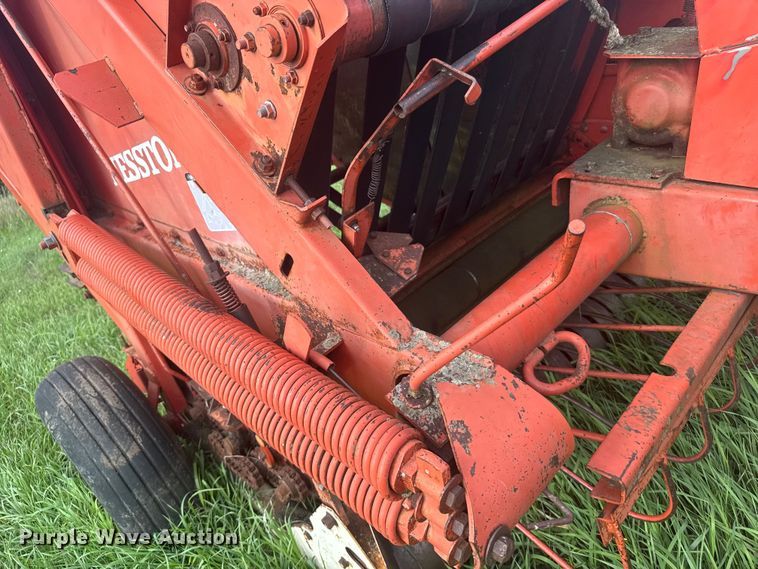 image for item ER2222 (2) Hesston 5800 round balers