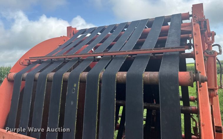 image for item ER2222 (2) Hesston 5800 round balers