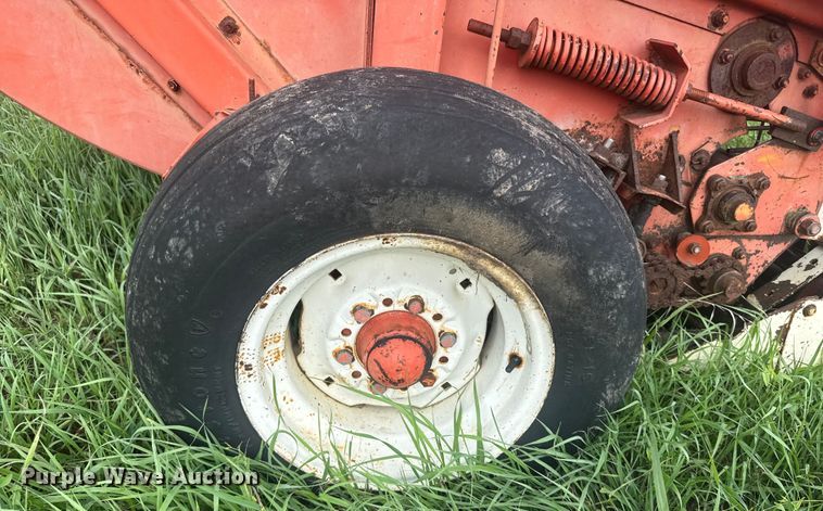 image for item ER2222 (2) Hesston 5800 round balers