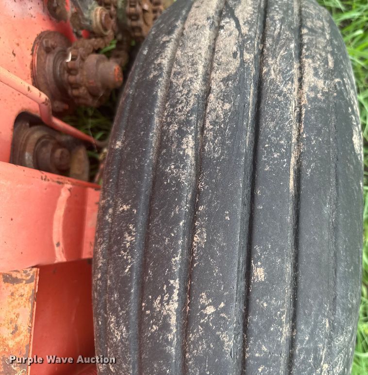 image for item ER2222 (2) Hesston 5800 round balers