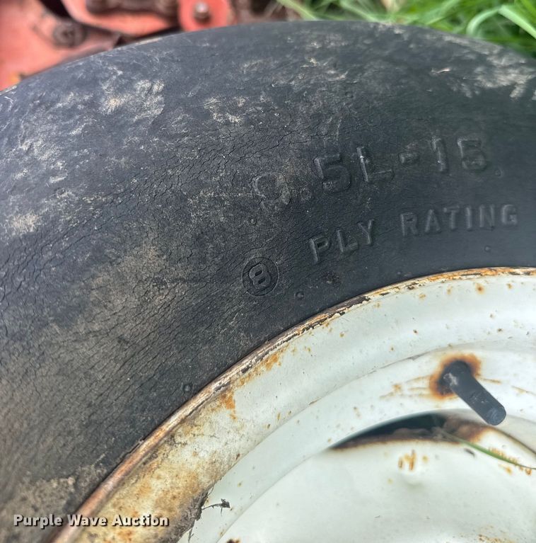 image for item ER2222 (2) Hesston 5800 round balers