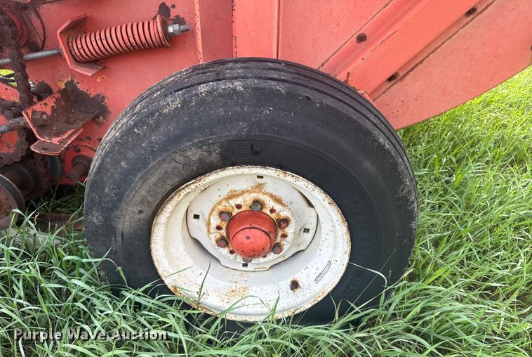 image for item ER2222 (2) Hesston 5800 round balers