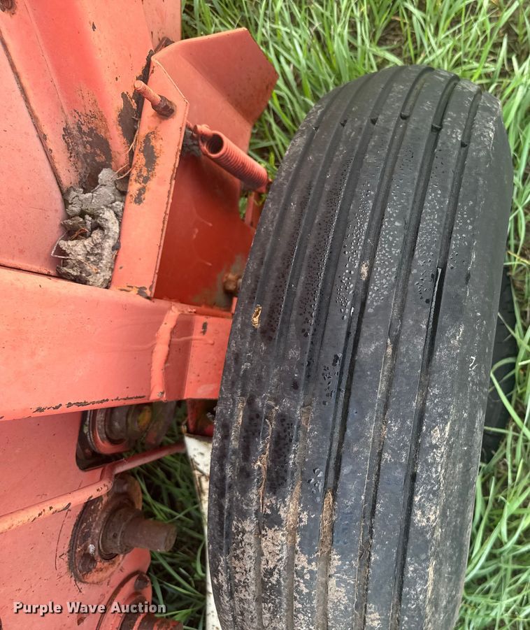 image for item ER2222 (2) Hesston 5800 round balers