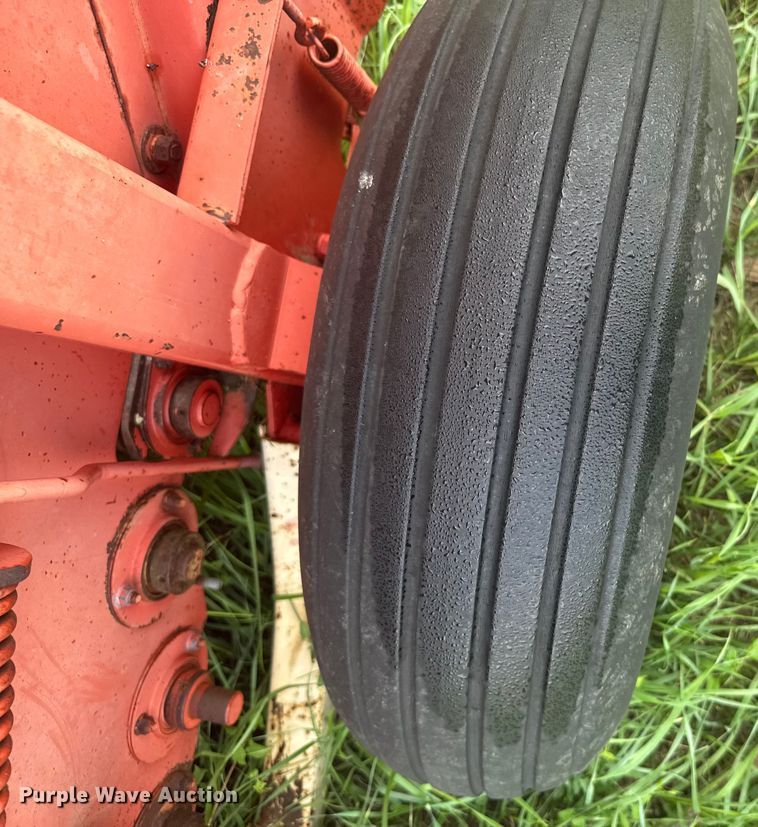 image for item ER2222 (2) Hesston 5800 round balers