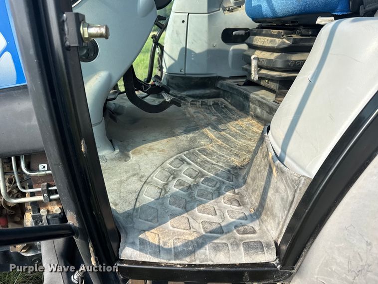 image for item ER2234 2009 New Holland T6020 tractor