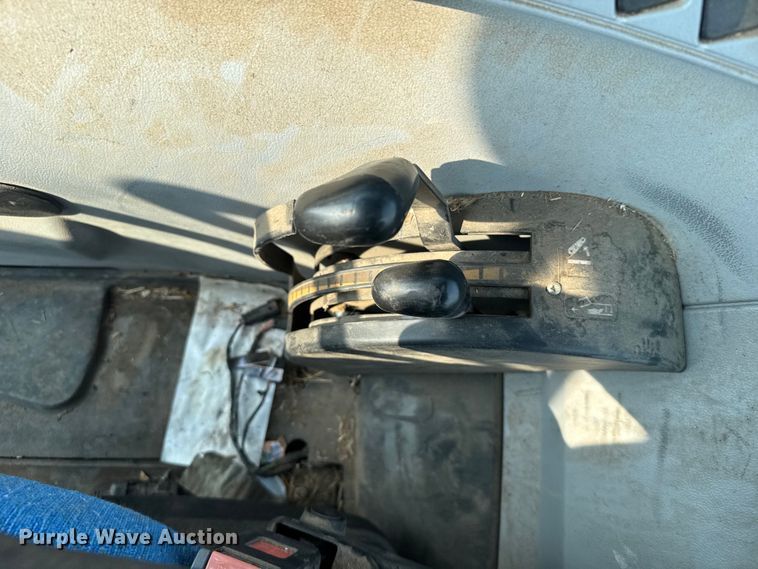 image for item ER2234 2009 New Holland T6020 tractor