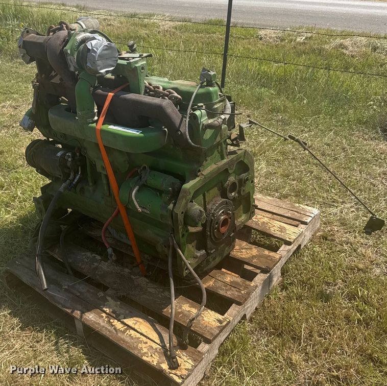image for item ER2257 John Deere 6404 engine